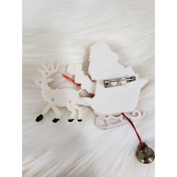 Vintage Santa Reindeer Pull Pin Movable Santa Plastic Jewelry Hong Kong Brooch‎ - Picture 4 of 6
